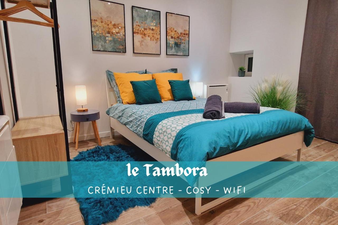 Nid Douillet Pres De La Halle - Le Tambora Crémieu Exteriör bild